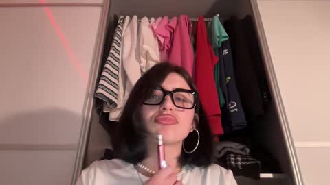 Helga online show from 04/05/26, 03:42