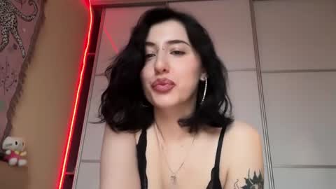 Snapshot of h3l9a_pataki chatting on 06/13/26, 04:05 Helga online show from 06/13/26, 04:05