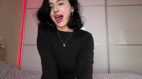Snapshot of h3l9a_pataki chatting on 06/16/26, 03:36 Helga online show from 06/16/26, 03:36