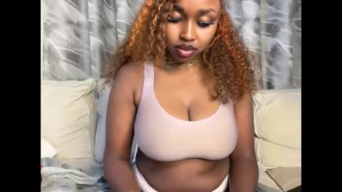 Snapshot of h_o_t_goddess chatting on 10/12/25, 02:21 h_o_t_goddess online show from 10/12/25, 02:21