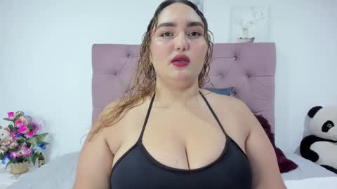 Snapshot of haanna_hot chatting on 02/05/25, 04:37 Sarah online show from 02/05/25, 04:37