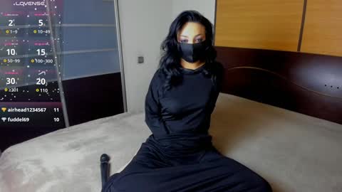 Linda online show from 02/08/25, 02:15