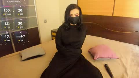 Linda online show from 11/11/25, 02:55