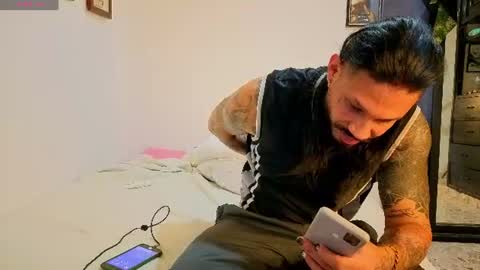 Snapshot of hache_222 chatting on 07/29/26, 02:04 hache_222 online show from 07/29/26, 02:04