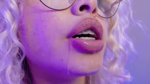 Haely online show from 03/05/26, 06:20