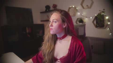 Snapshot of hahayessihaveone chatting on 10/26/25, 04:35 hahayessihaveone online show from 10/26/25, 04:35