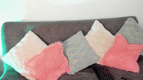 Snapshot of haileebeer_ chatting on 12/12/24, 02:55 Hailee online show from 12/12/24, 02:55