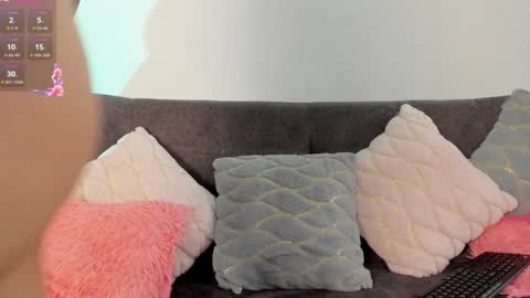 Snapshot of haileebeer_ chatting on 12/12/24, 06:21 Hailee online show from 12/12/24, 06:21