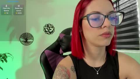 Snapshot of haileebeer_ chatting on 10/07/25, 03:31 Hailee online show from 10/07/25, 03:31