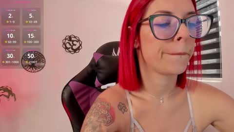 Snapshot of haileebeer_ chatting on 10/15/25, 03:23 Hailee online show from 10/15/25, 03:23