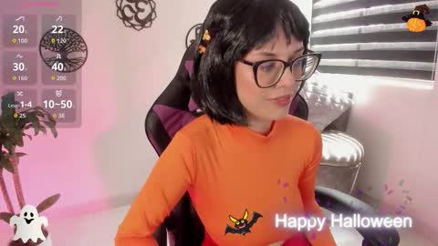 Snapshot of haileebeer_ chatting on 10/31/25, 03:46 Hailee online show from 10/31/25, 03:46