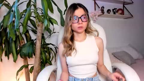 Hailey online show from 01/12/26, 10:48