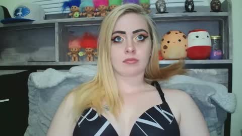 Snapshot of haileyakuma69 chatting on 12/18/24, 11:08 Hailey and d online show from 12/18/24, 11:08