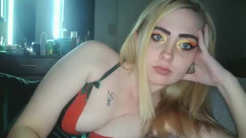 Snapshot of haileyakuma69 chatting on 12/22/24, 05:12 Hailey and d online show from 12/22/24, 05:12