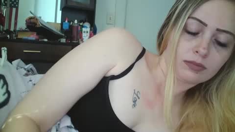 Snapshot of haileyakuma69 chatting on 09/15/25, 05:35 Hailey and d online show from 09/15/25, 05:35