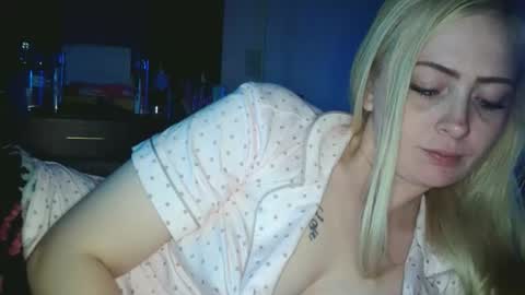 Snapshot of haileyakuma69 chatting on 11/20/25, 06:24 Hailey and d online show from 11/20/25, 06:24