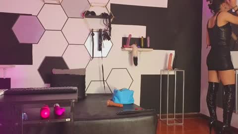 haileycat_ online show from 01/27/25, 03:04