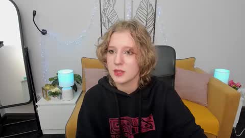 Hailey online show from 09/18/25, 08:49