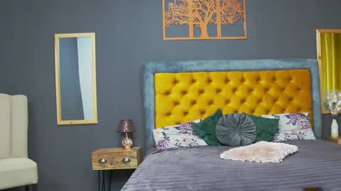 Hailey online show from 02/07/25, 04:59