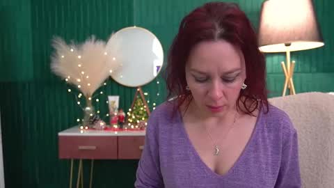 Hailey online show from 12/23/25, 04:10