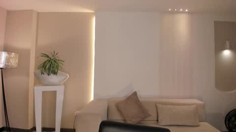 Hailey online show from 01/09/26, 11:24