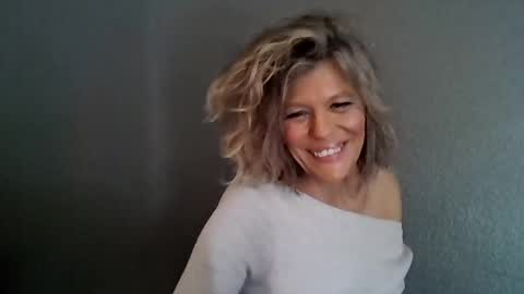 Hailey online show from 02/16/26, 07:54