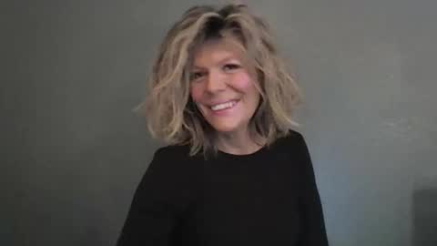 Hailey online show from 04/23/26, 05:48