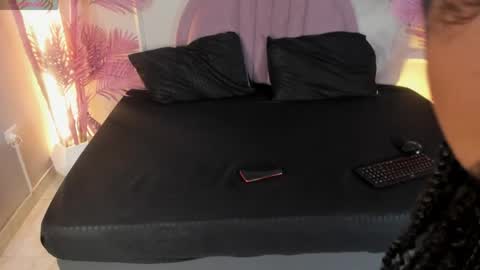 haileysans online show from 04/20/26, 03:42