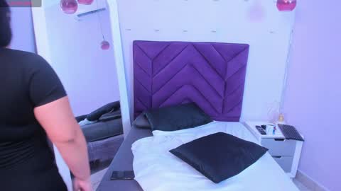 Snapshot of haileystonei chatting on 02/05/25, 11:55 haileystonei online show from 02/05/25, 11:55