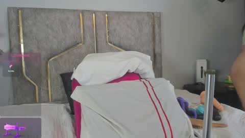 Snapshot of haileystonei chatting on 09/27/25, 11:48 haileystonei online show from 09/27/25, 11:48