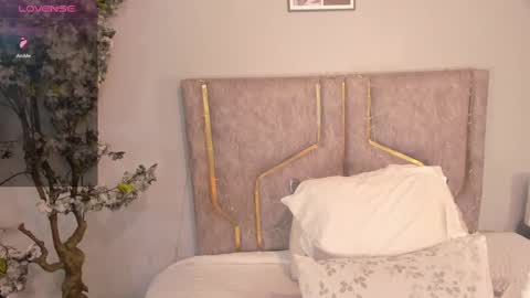 Snapshot of haileystonei chatting on 10/01/25, 01:06 haileystonei online show from 10/01/25, 01:06