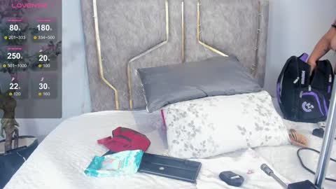 Snapshot of haileystonei chatting on 10/02/25, 11:28 haileystonei online show from 10/02/25, 11:28