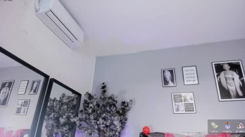 Snapshot of haileystonei chatting on 10/20/25, 11:32 haileystonei online show from 10/20/25, 11:32