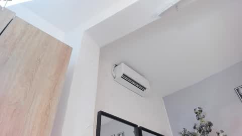 Snapshot of haileystonei chatting on 11/05/25, 11:21 haileystonei online show from 11/05/25, 11:21