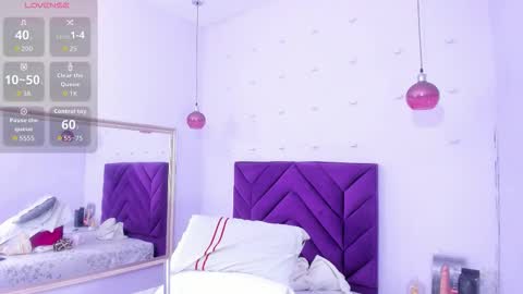 Snapshot of haileystonei chatting on 11/30/25, 11:36 haileystonei online show from 11/30/25, 11:36