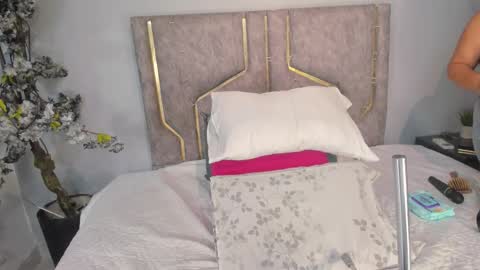 Snapshot of haileystonei chatting on 01/07/26, 11:34 haileystonei online show from 01/07/26, 11:34