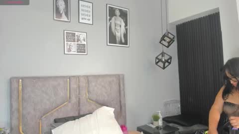 Snapshot of haileystonei chatting on 01/15/26, 11:04 haileystonei online show from 01/15/26, 11:04