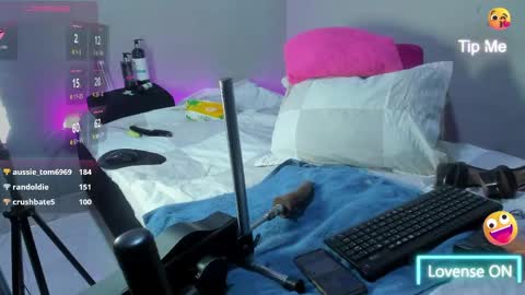 haileystonei online show from 04/17/26, 11:13