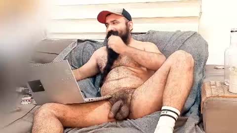 Hairy Beard Smoker online show from 06/26/26, 01:15