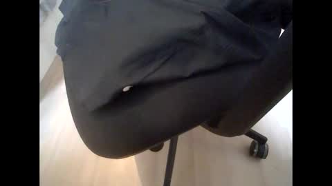 Snapshot of hairyman007 chatting on 01/23/25, 10:22 hairyman007 online show from 01/23/25, 10:22