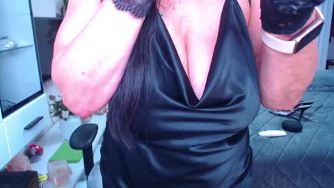 Monika online show from 02/09/25, 08:44