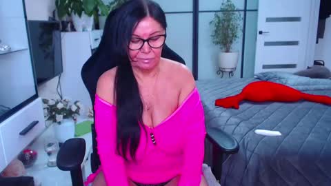 Monika online show from 02/16/25, 09:04