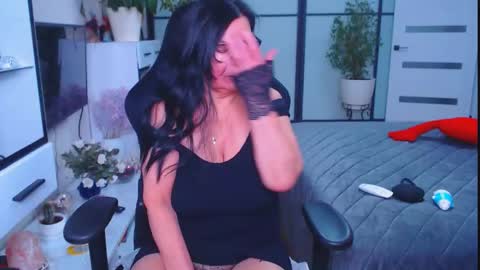 Monika online show from 11/09/25, 09:29