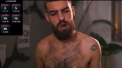 Snapshot of hairyrobxxx chatting on 10/31/25, 02:51 HairyRobXxX online show from 10/31/25, 02:51