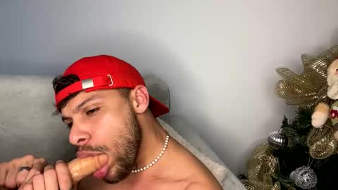 Independent       model  online show from 12/23/24, 09:18