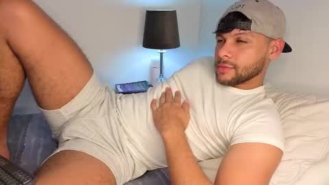 Independent       model  online show from 11/04/25, 11:37