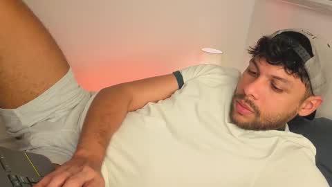 Independent       model  online show from 01/12/26, 10:26