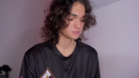 Snapshot of halan_jr chatting on 01/17/25, 09:39 halan online show from 01/17/25, 09:39