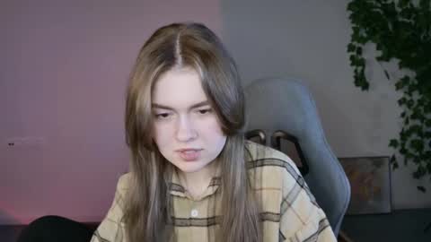 HaleySun online show from 11/11/25, 01:22