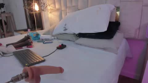 Halie  online show from 10/18/25, 02:58